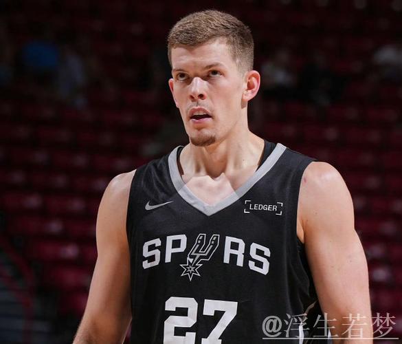 马刺将以双向合同签下发展联盟球员凯尔-曼加斯